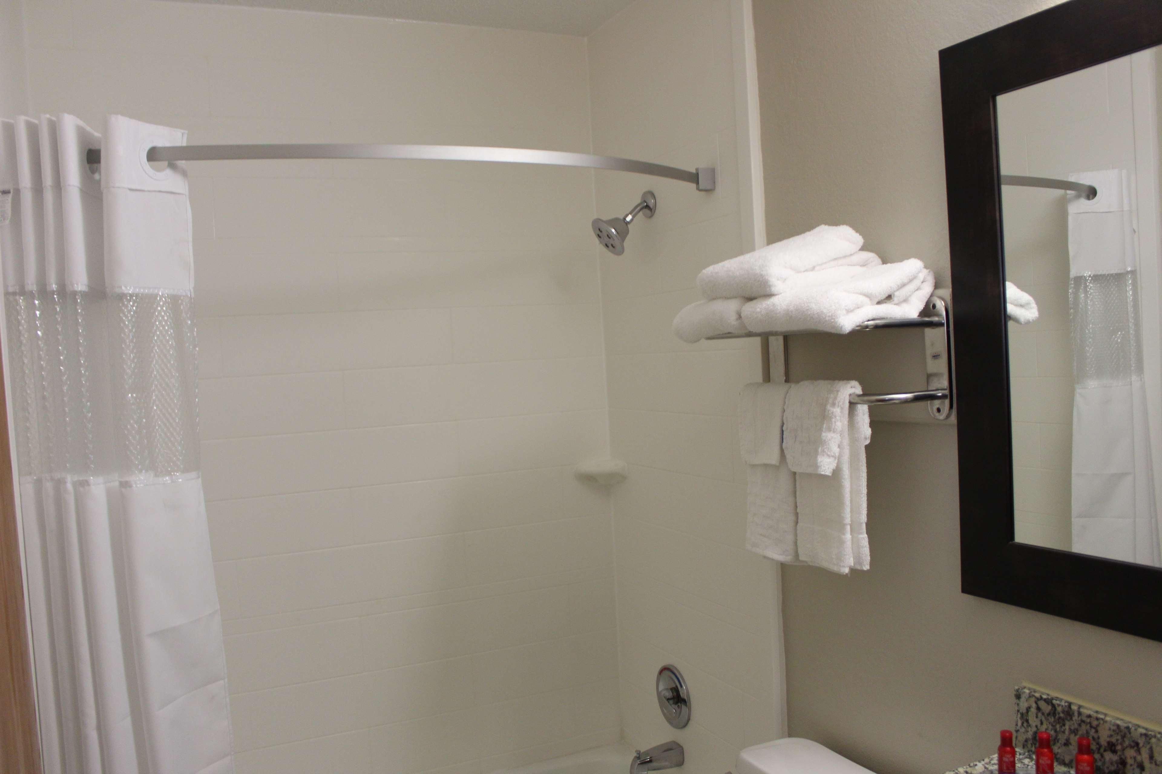 Ramada By Wyndham Cedar Rapids South Hotel Kültér fotó