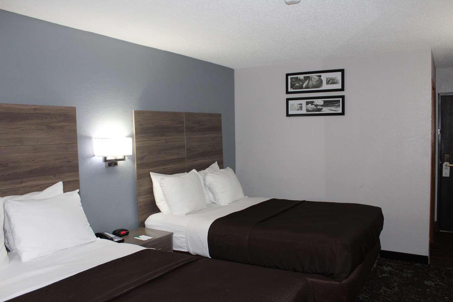 Ramada By Wyndham Cedar Rapids South Hotel Kültér fotó
