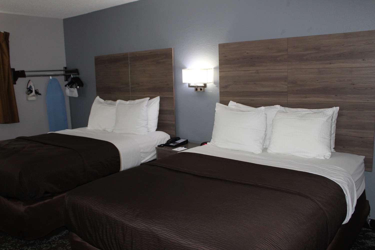 Ramada By Wyndham Cedar Rapids South Hotel Kültér fotó