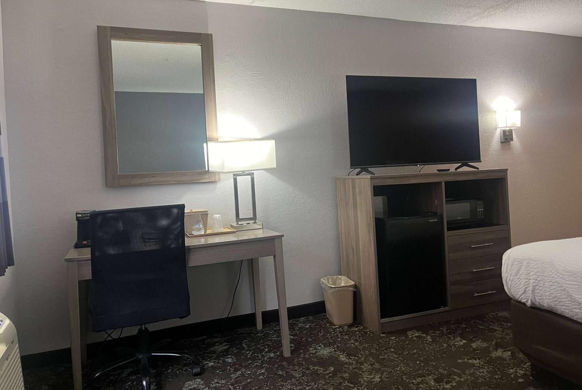 Ramada By Wyndham Cedar Rapids South Hotel Kültér fotó
