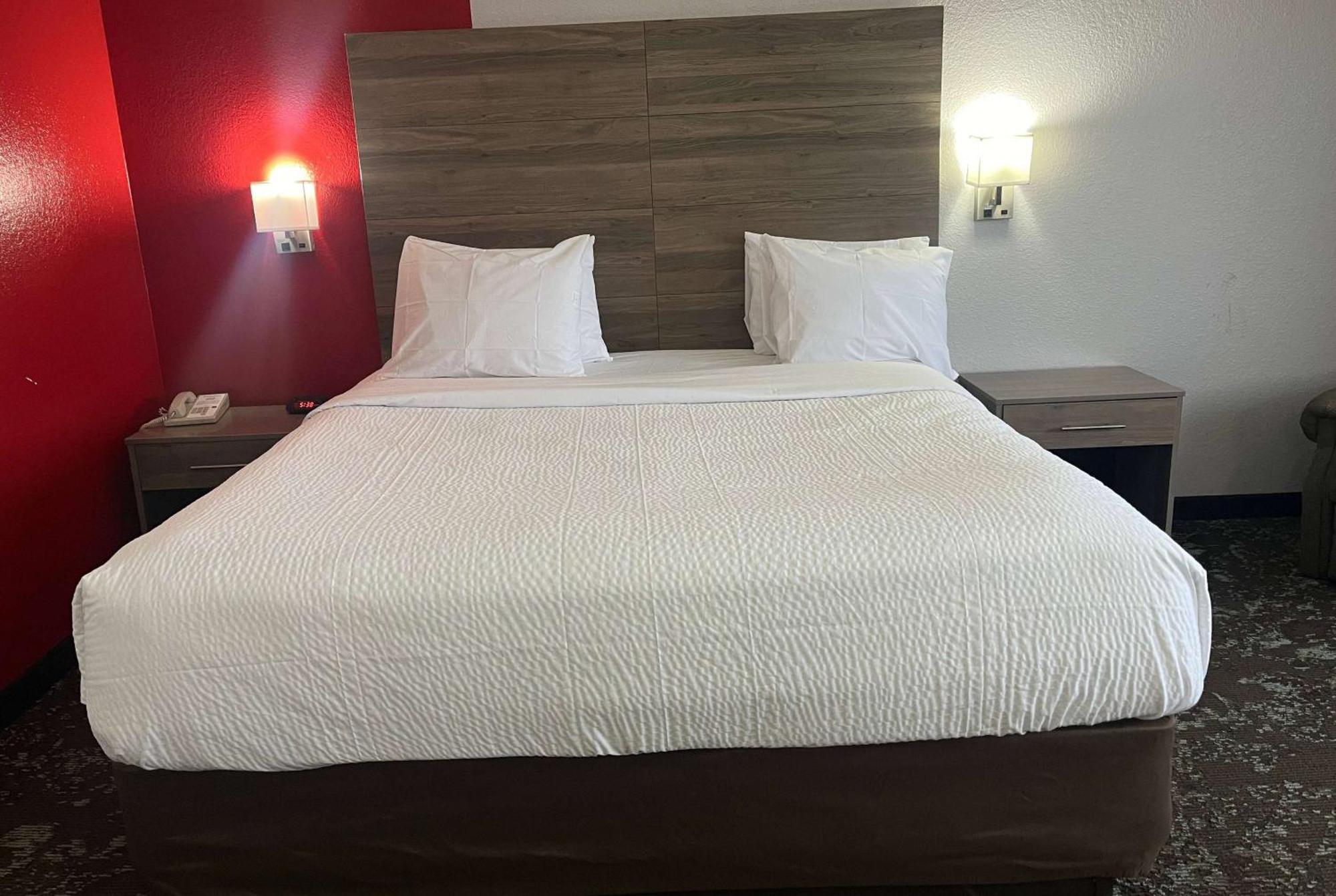 Ramada By Wyndham Cedar Rapids South Hotel Kültér fotó
