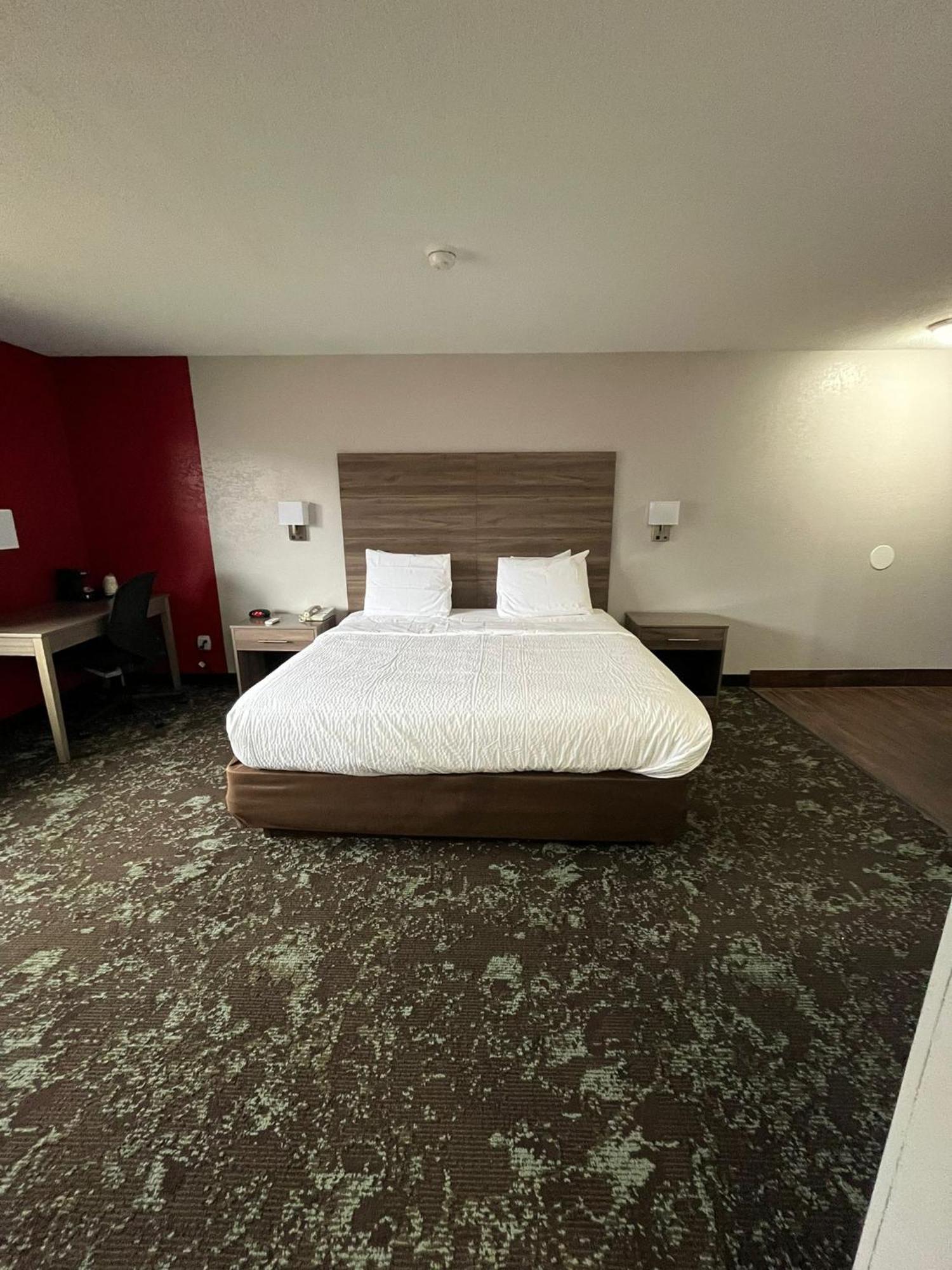 Ramada By Wyndham Cedar Rapids South Hotel Kültér fotó
