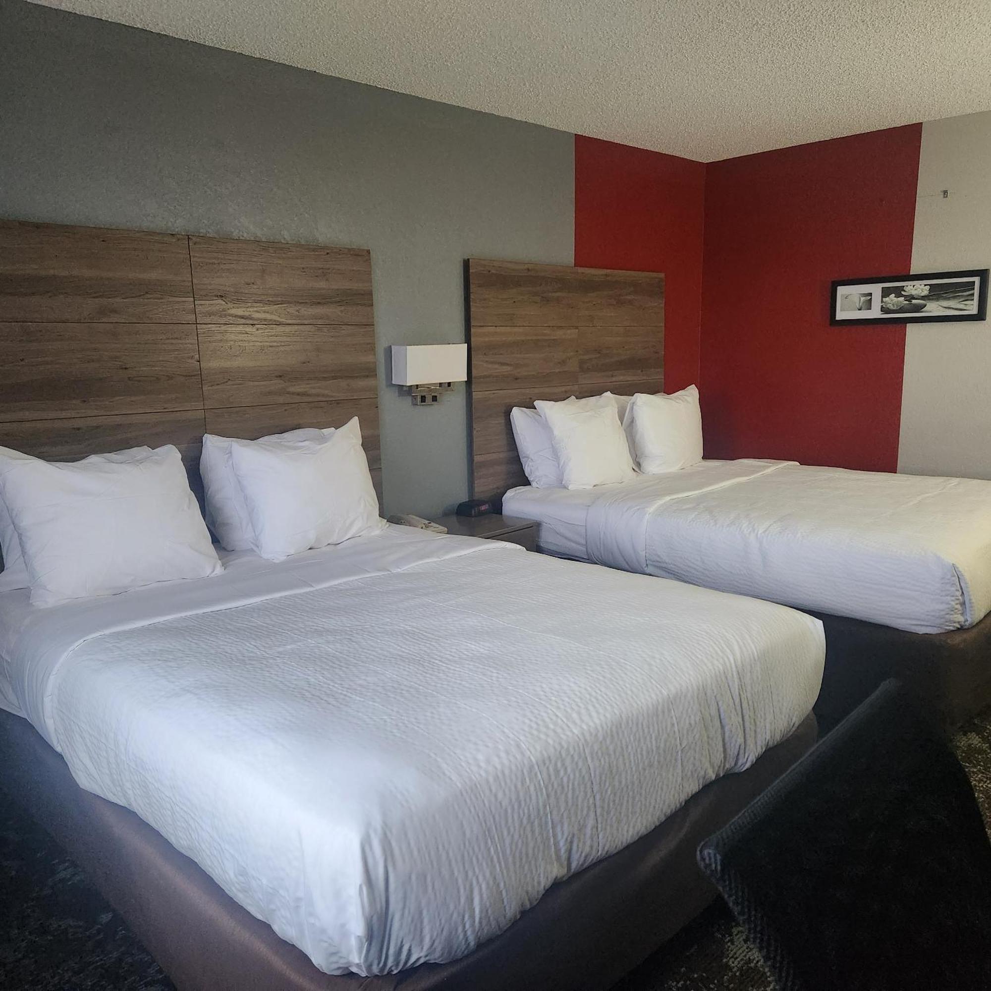 Ramada By Wyndham Cedar Rapids South Hotel Kültér fotó