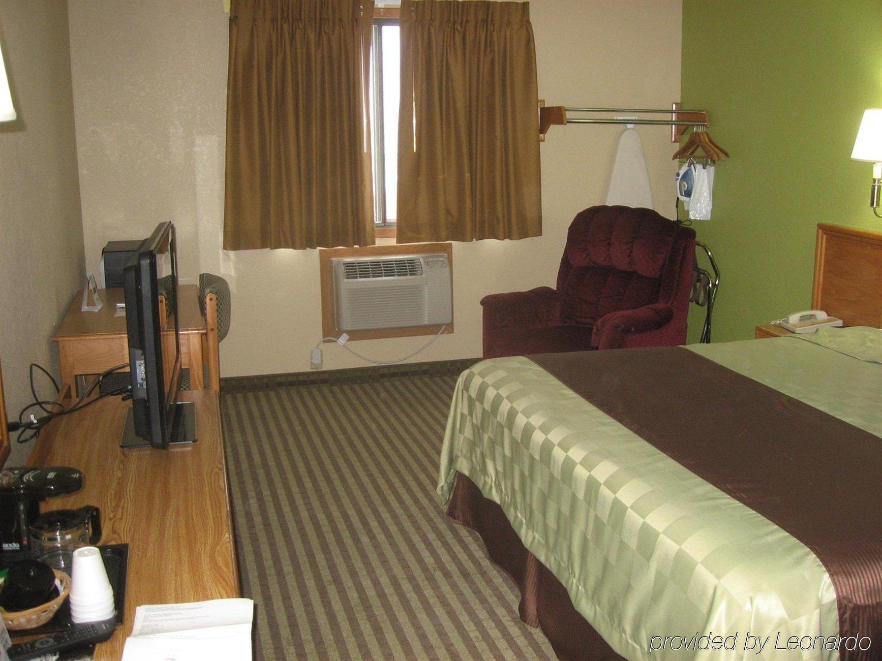 Ramada By Wyndham Cedar Rapids South Hotel Szoba fotó